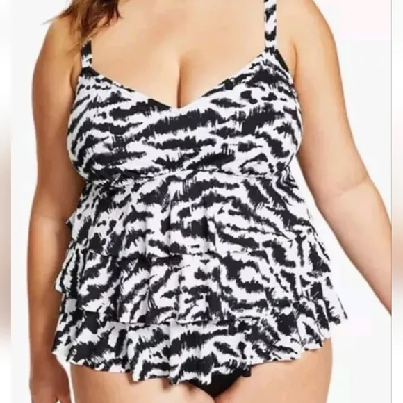 Swim Solutions Tummy Control V-neck One Pc Swimsuit Woman Plus 22W Black Tiered - Picture 10 of 10